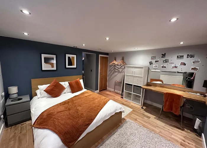 Apple Street Cottage